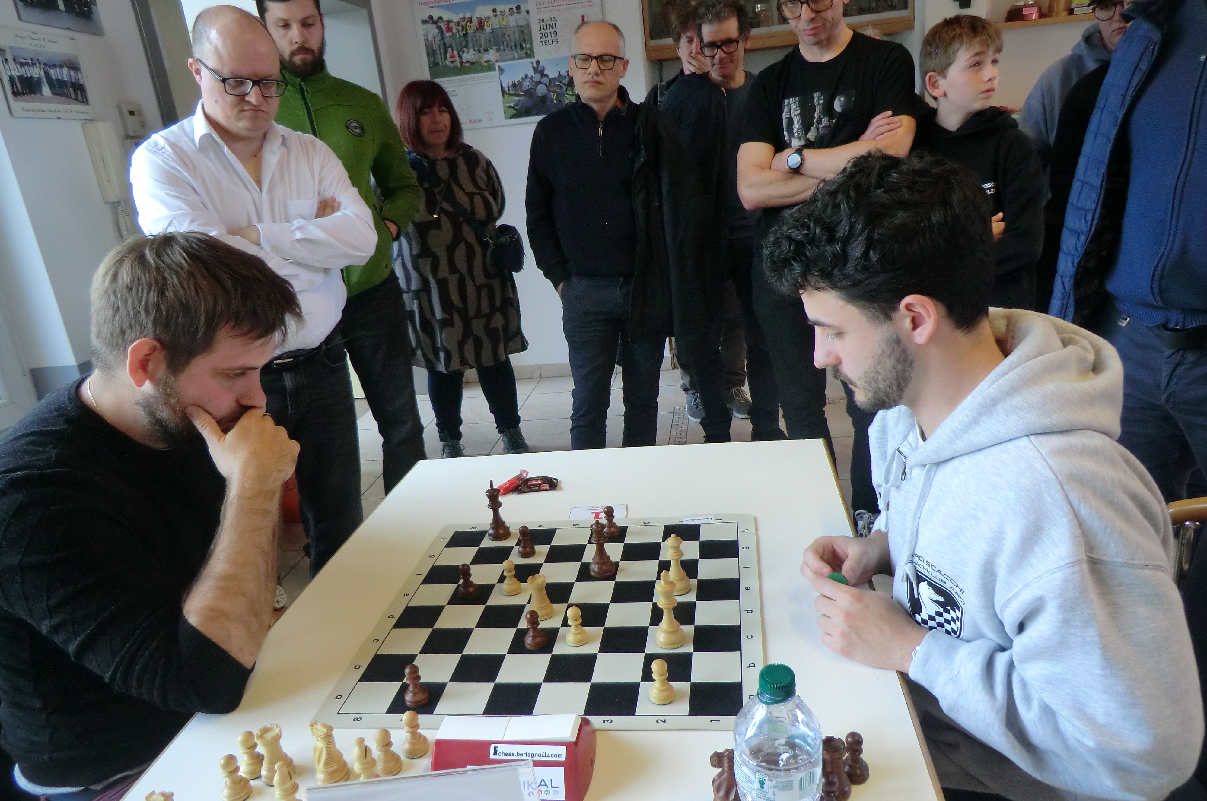 Der SK Kaltern lädt zum 38. Kalterer Osterturnier und gleichzeitig zur Halbblitz Landesmeisterschaft.